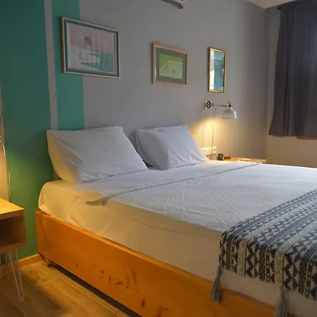 Paydos Oda ve Kahvaltı 4*