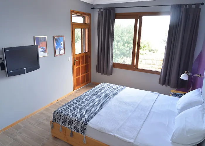 Paydos Bed & Breakfast 4*