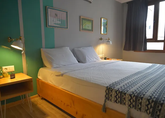 Paydos Bed & Breakfast 4*