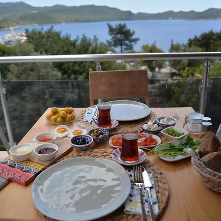 Paydos Bed & Breakfast 4*