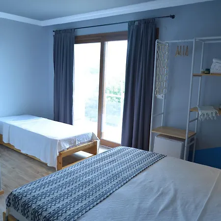 Paydos Bed & Breakfast 4*